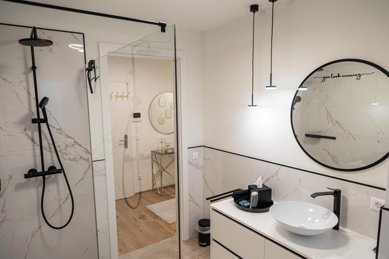 Ferienwohnung Deluxe 사텐도르프 외부 사진